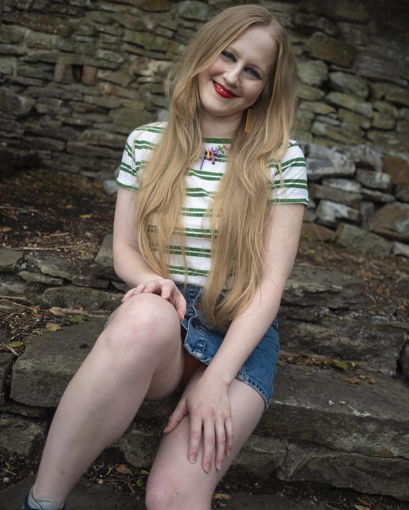 15P Cute &amp; Curvy Blonde