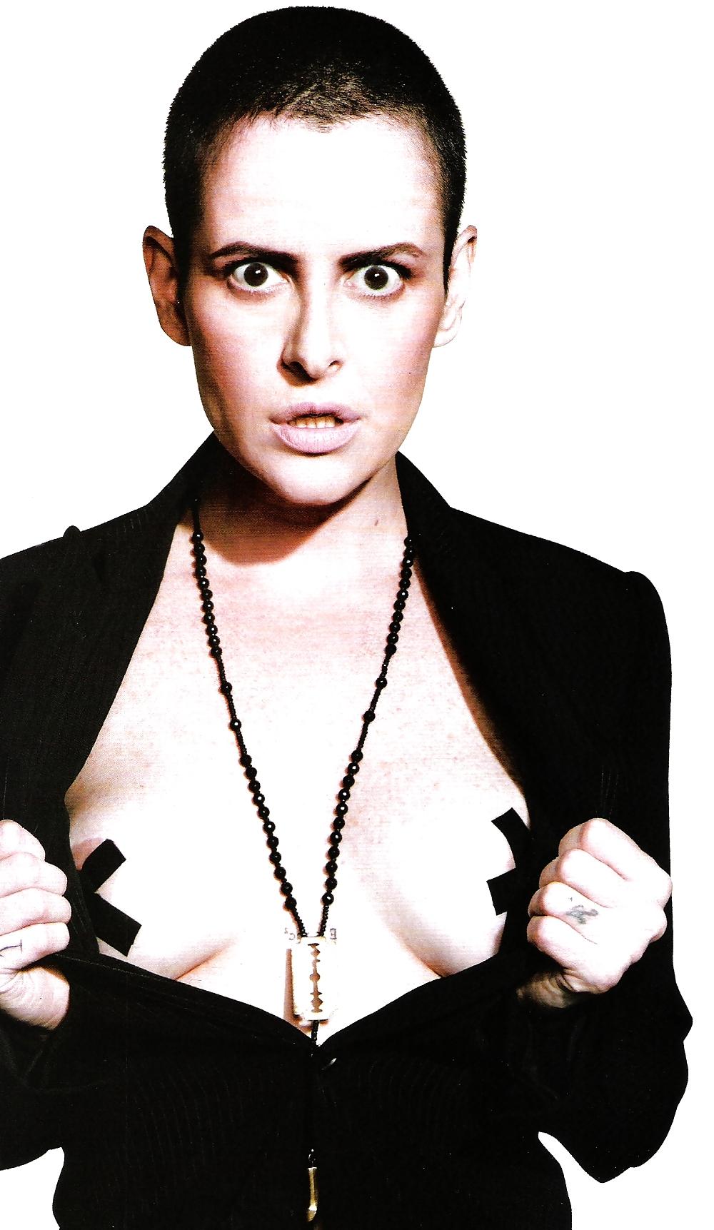 25P Brazilian Celebs 05