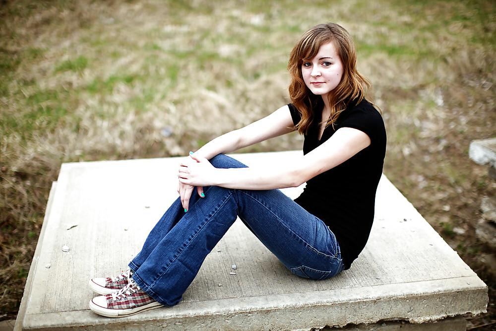 25P Girls in jeans - outdoor