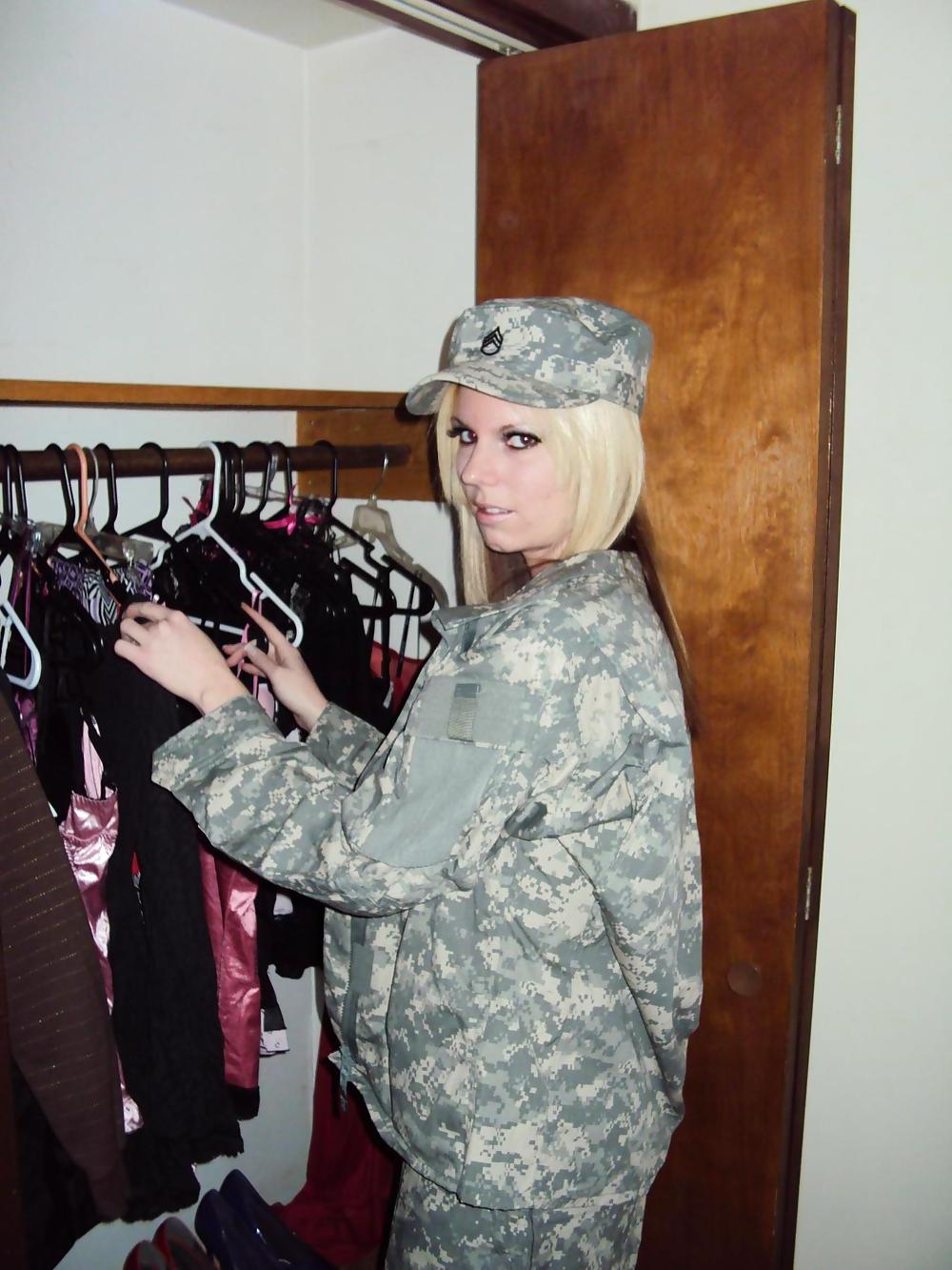 25P Military Girls5 by jimbanon