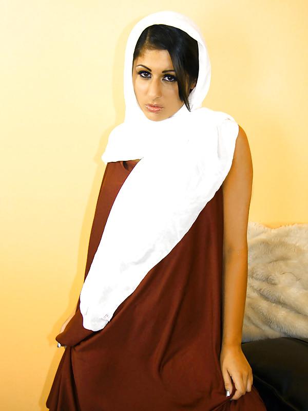 25P ARABIAN GIRLS - HOTTER AS HOT I