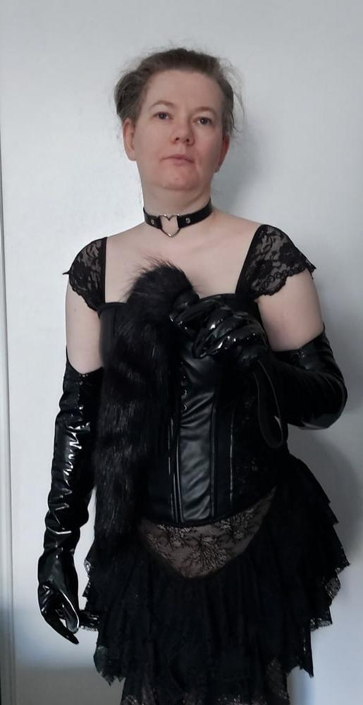 14P Mistress Ravenia pictures