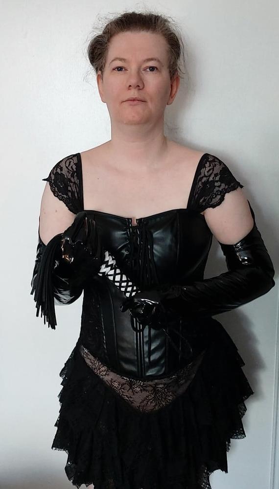 14P Mistress Ravenia pictures