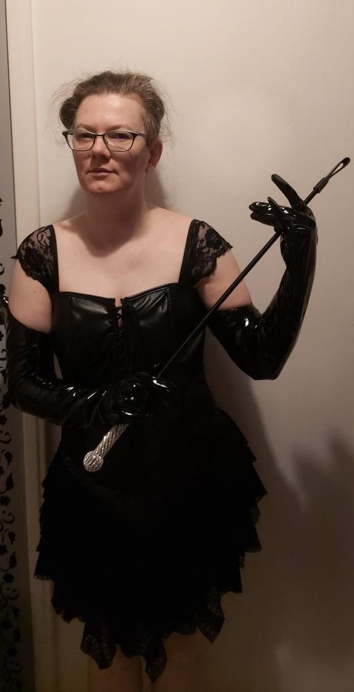 14P Mistress Ravenia pictures