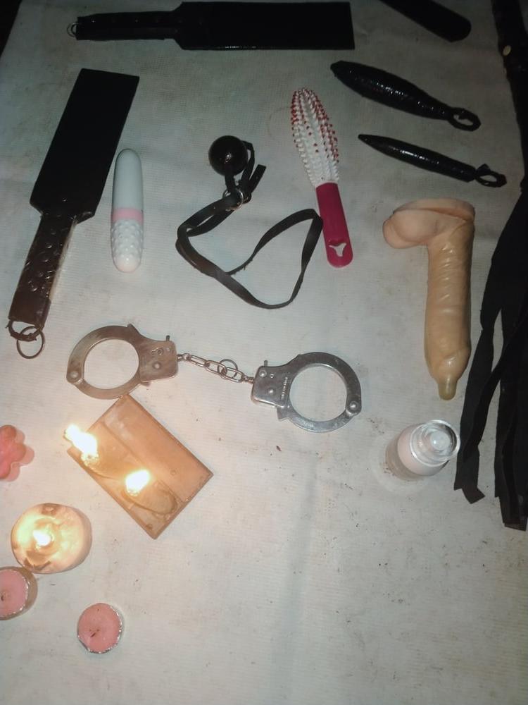 6P 1hour session with a sissy and lady