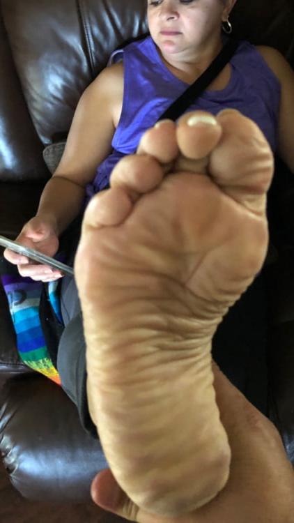 25P Exposed latina mature slut with fat ass and wrinkled feet