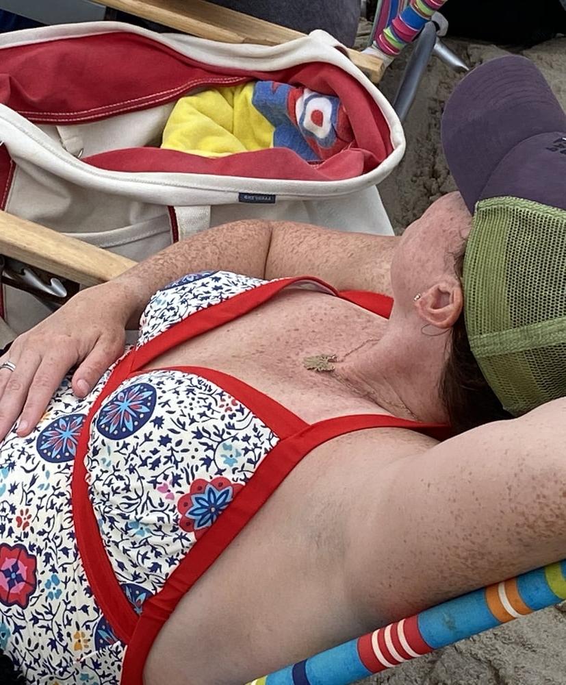 10P Buddys freckled wife