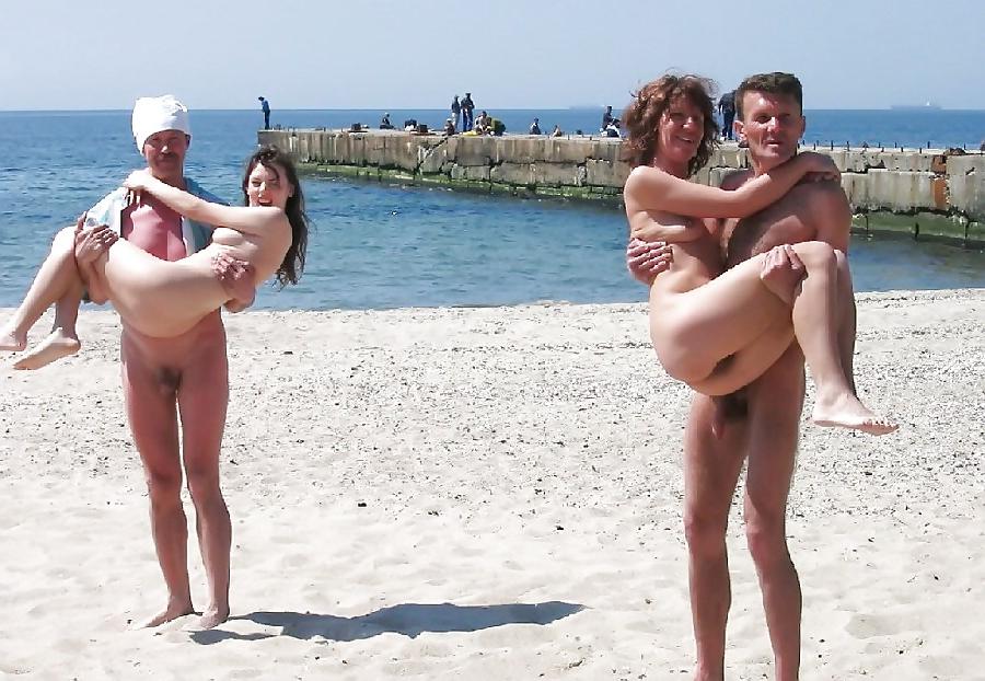 25P Random naturist couples + 2