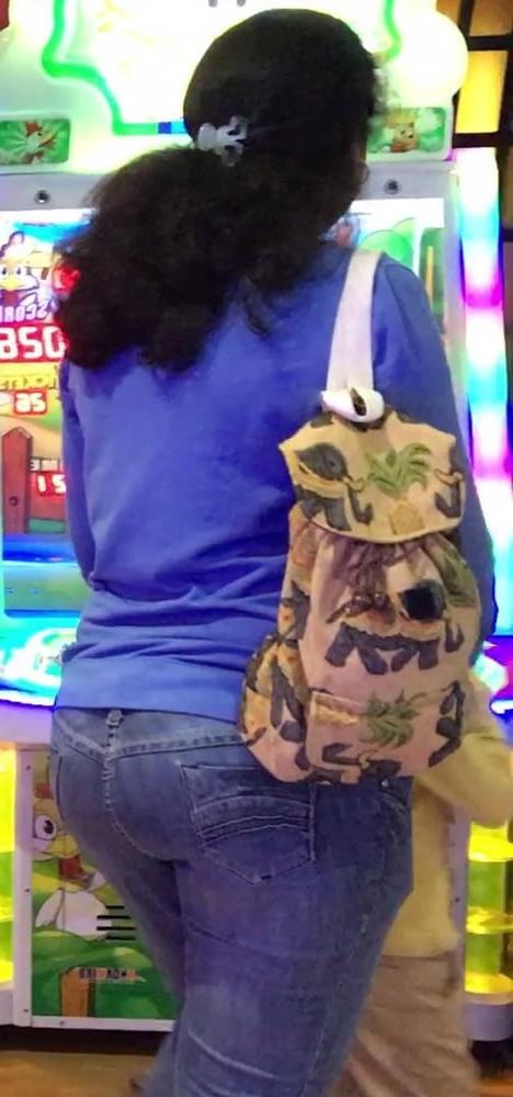 25P Indian curvy aunty 1011