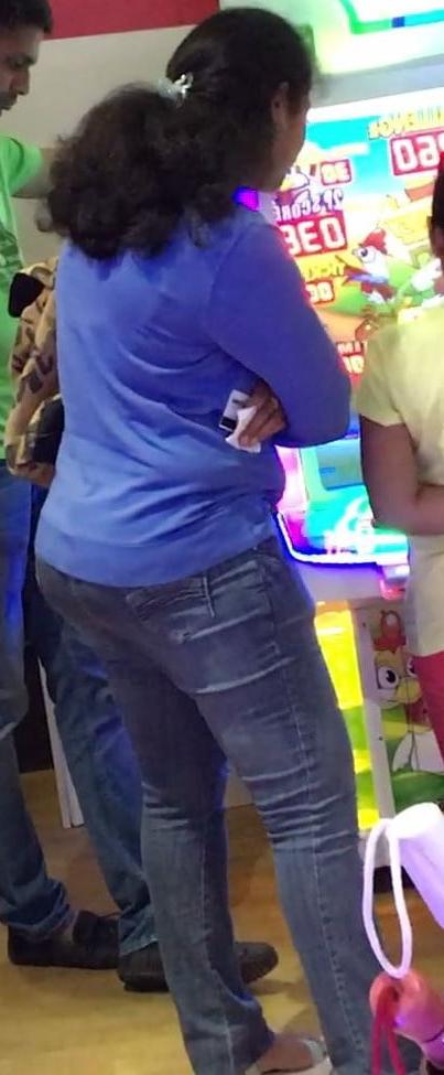 25P Indian curvy aunty 1011