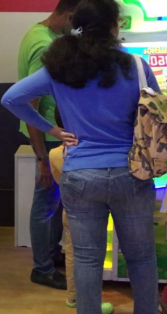 25P Indian curvy aunty 1011
