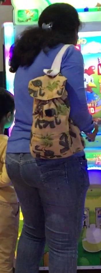 25P Indian curvy aunty 1011