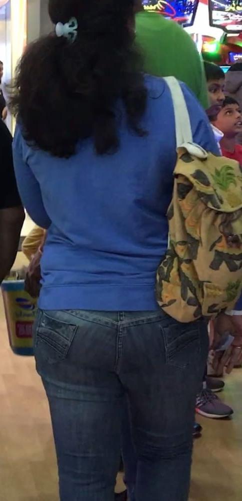 25P Indian curvy aunty 1011