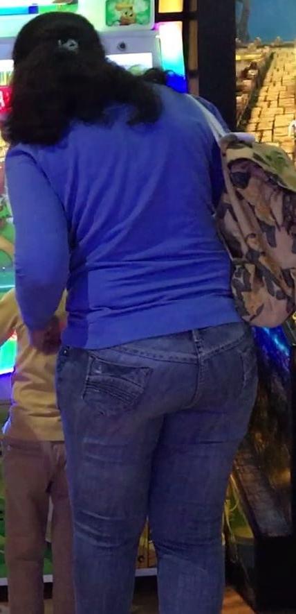 25P Indian curvy aunty 1011