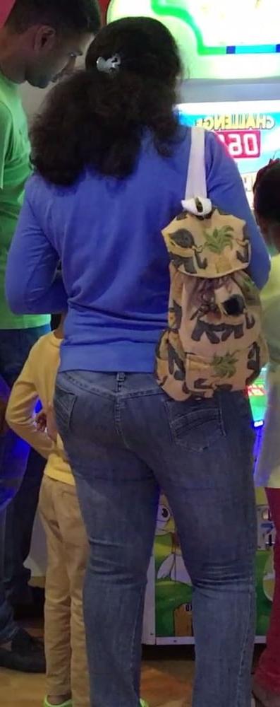 25P Indian curvy aunty 1011