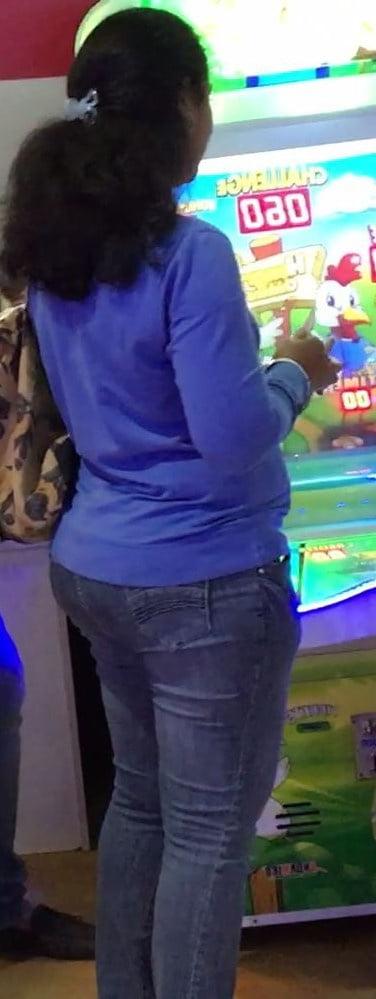 25P Indian curvy aunty 1011