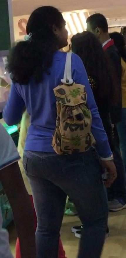25P Indian curvy aunty 1011