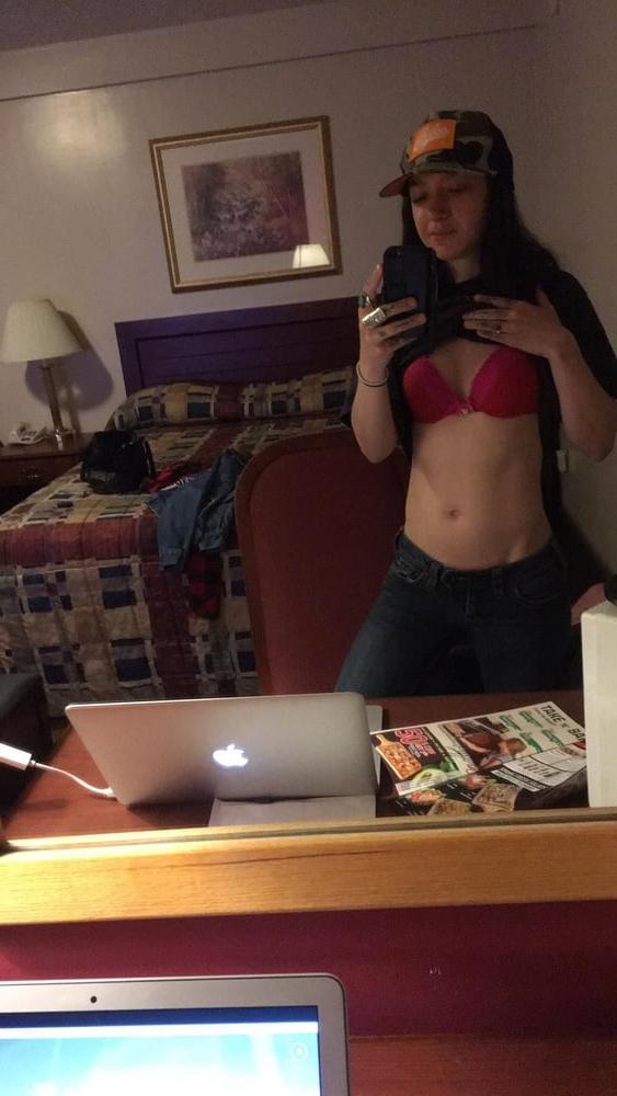 25P cucky husband wants to make his wife Aimee to be webslut