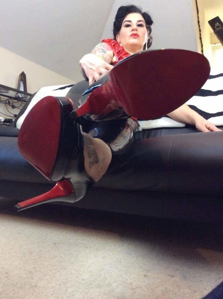 17P Mistress Ava Von Medisin