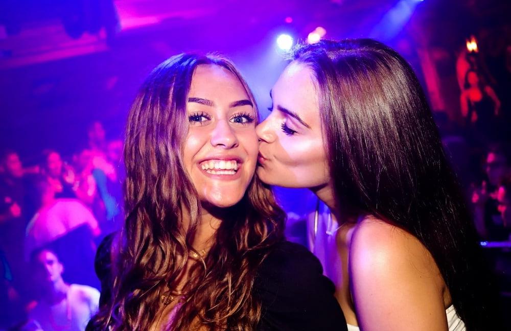 7P Hungarian girls partying 2