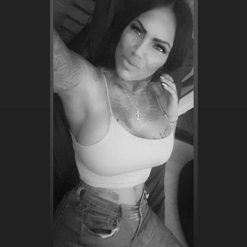25P Tattooed Big Tits Dutch Bimbo Mar