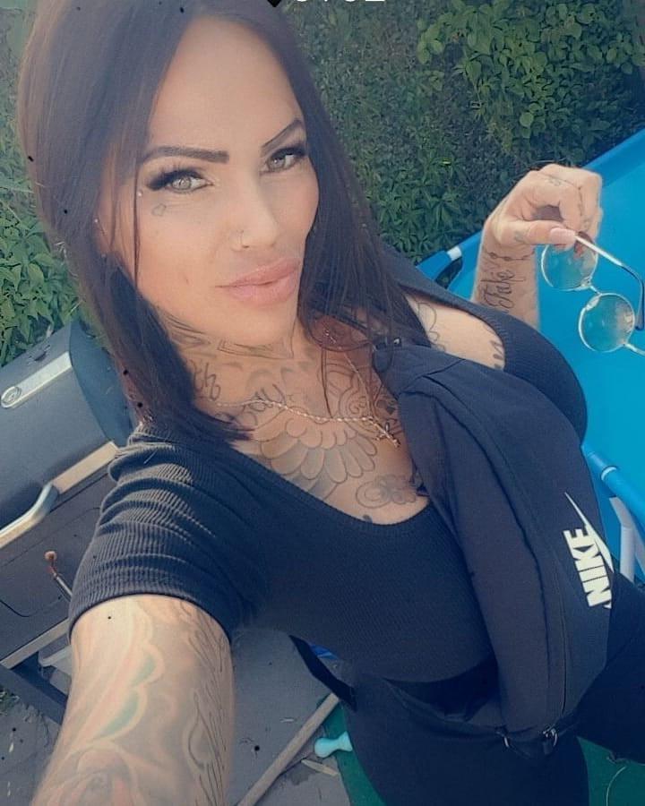 25P Tattooed Big Tits Dutch Bimbo Mar