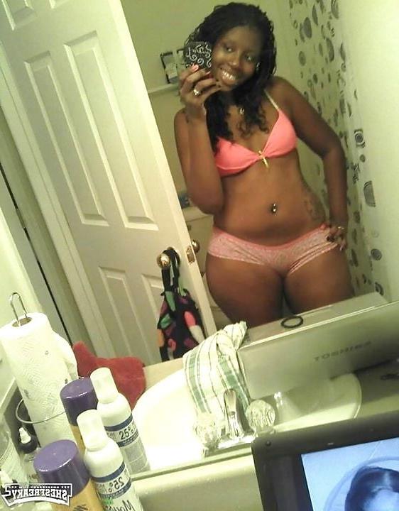 25P Unknown Curvy Black Women 25