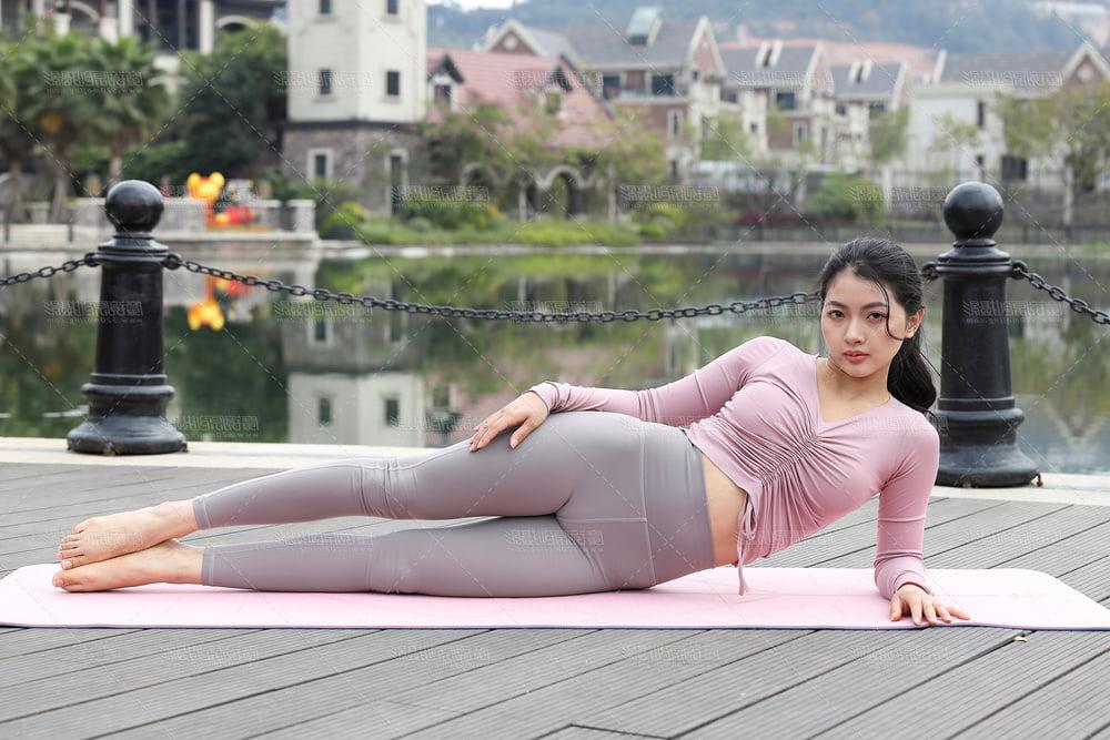 25P Chinese Camel Toes