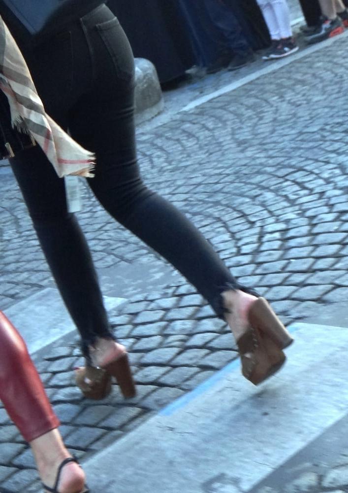25P Sexy arabian with hot ass in high heels mules (pt1)