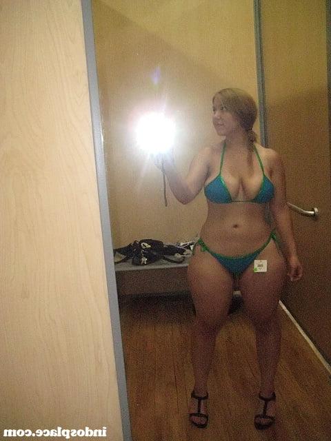 25P AMAZING CURVY PAWG WITH THICK THIGHS 2