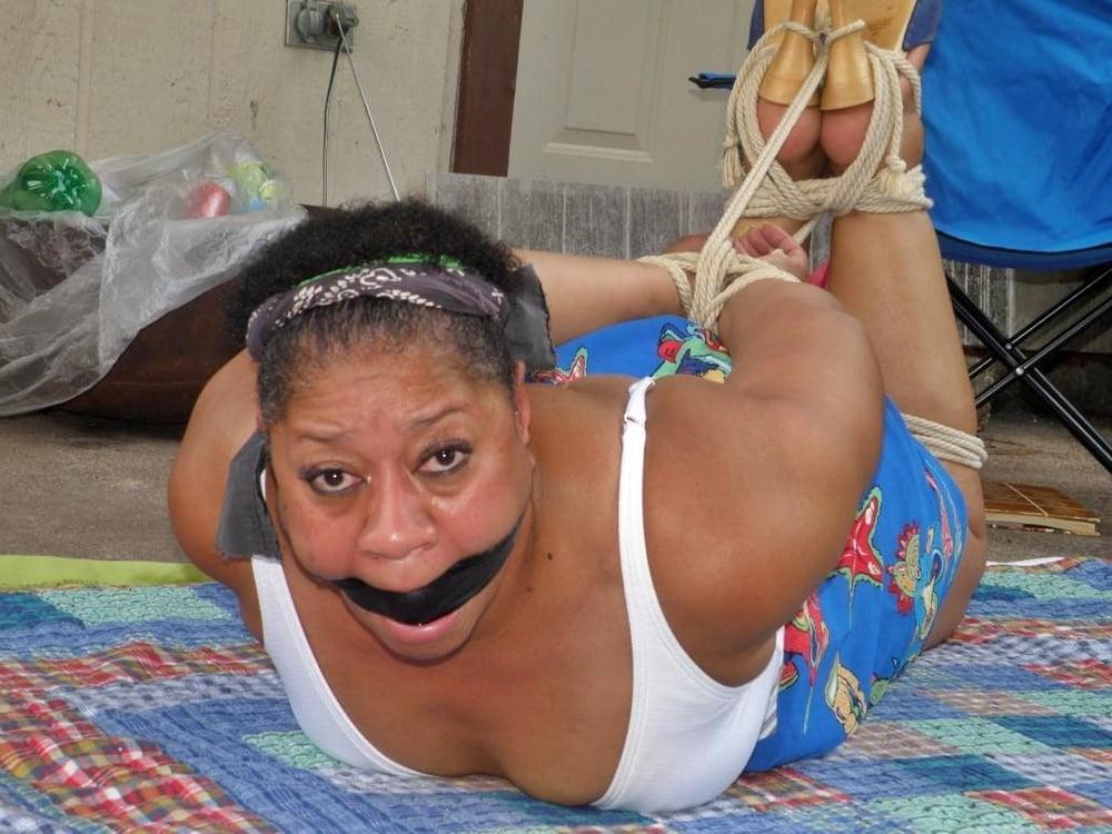 15P Olgun dolgun anne mature mom legs bacaklar wife evli kadin