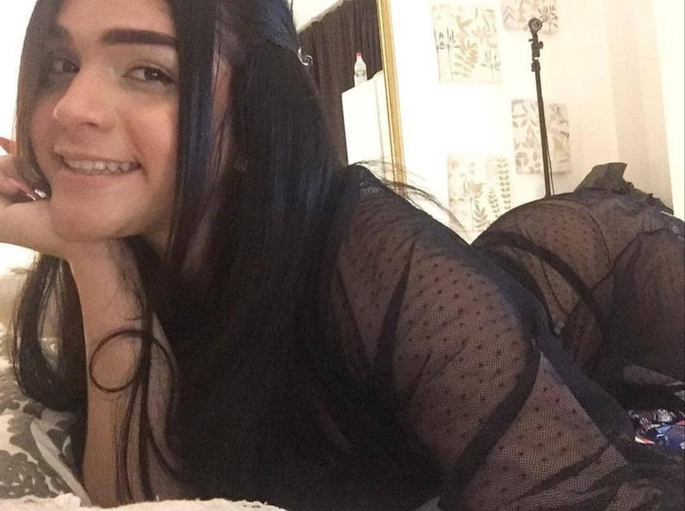 22P Iranian T-girls 1