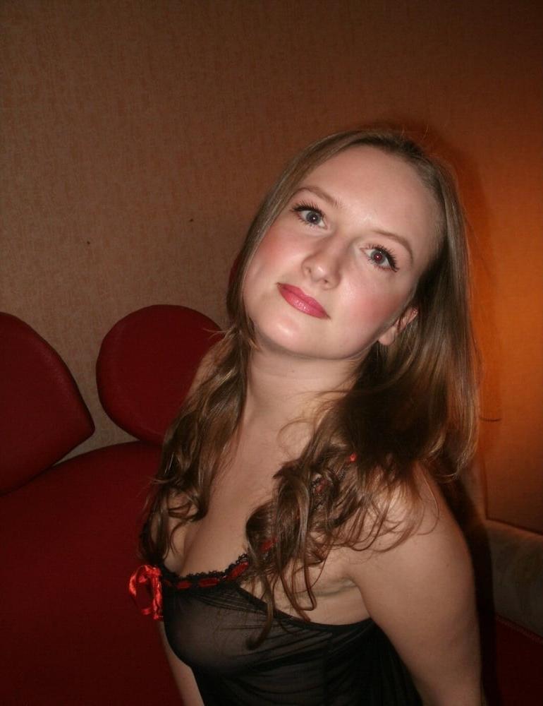 25P Gorgeous blonde bi girlfriend