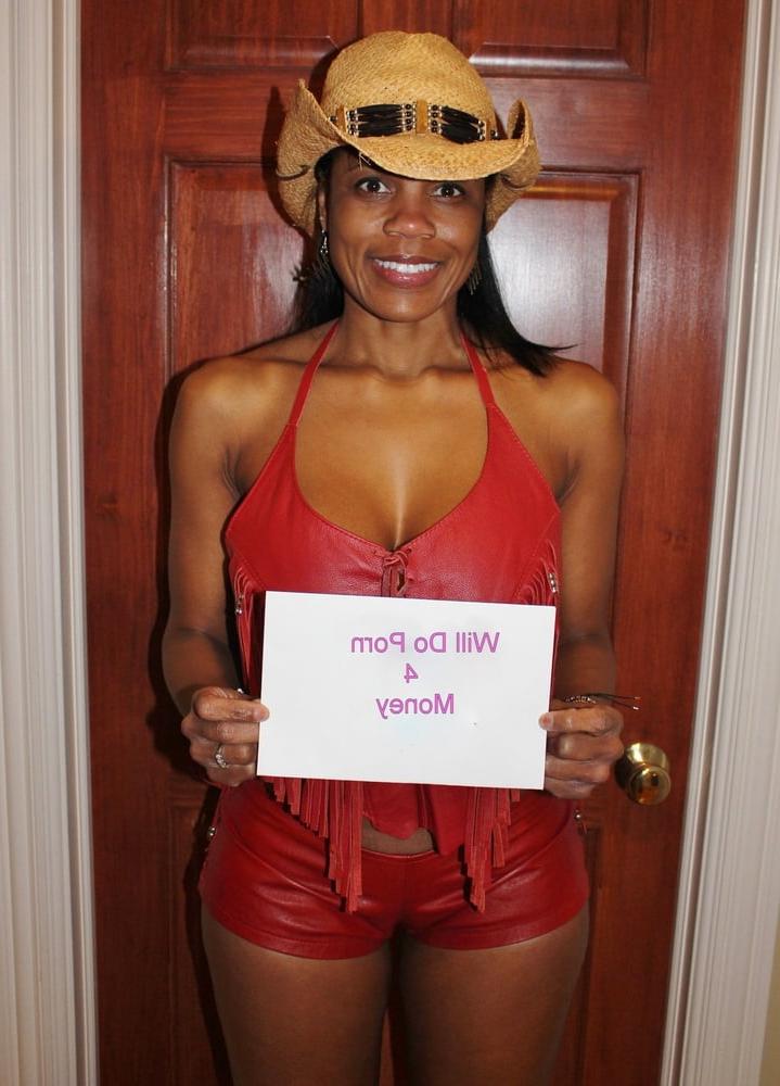 25P Raven Swallowz the Art of Being an Ebony Whore