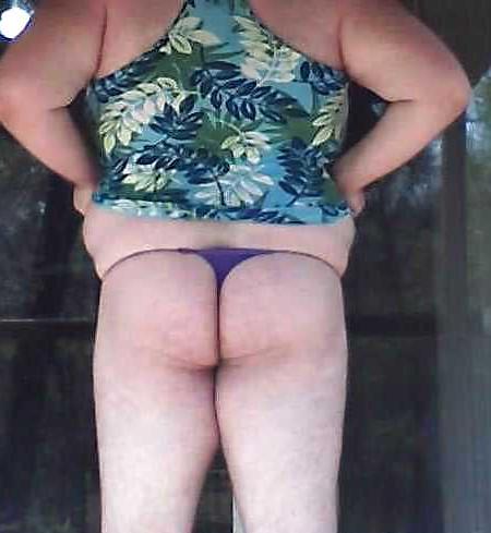 25P Thong outside