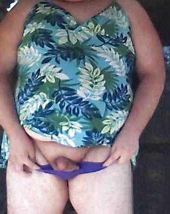 25P Thong outside