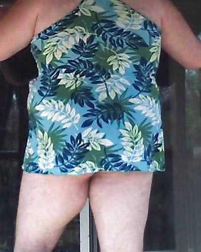 25P Thong outside