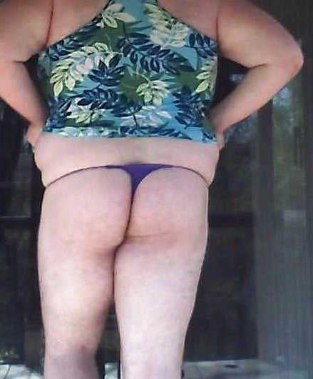25P Thong outside