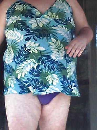 25P Thong outside