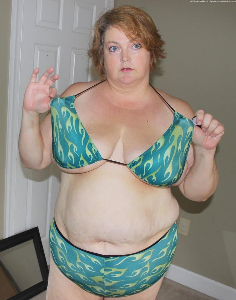 25P Hoodyman SSBBW 348 : Play with J J BBW fat piggy !