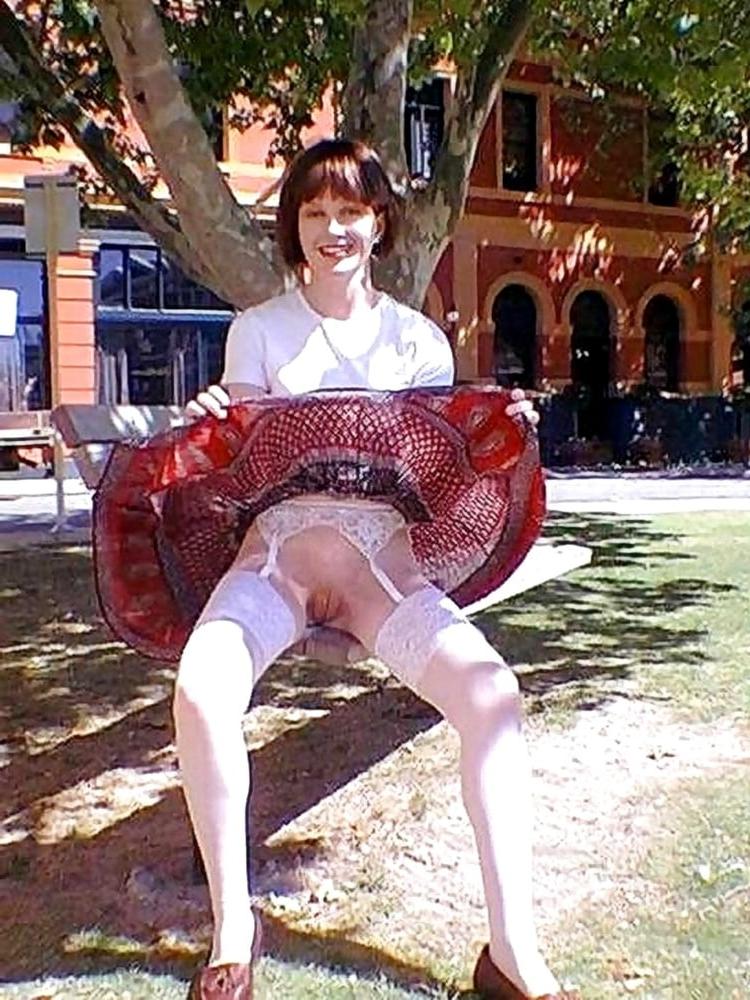 25P Matures MILF Exhibition Public -2- Mature MILF Public Exhibi