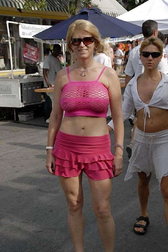 25P Matures MILF Exhibition Public -2- Mature MILF Public Exhibi