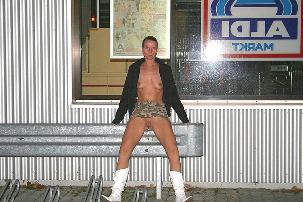25P Matures MILF Exhibition Public -2- Mature MILF Public Exhibi