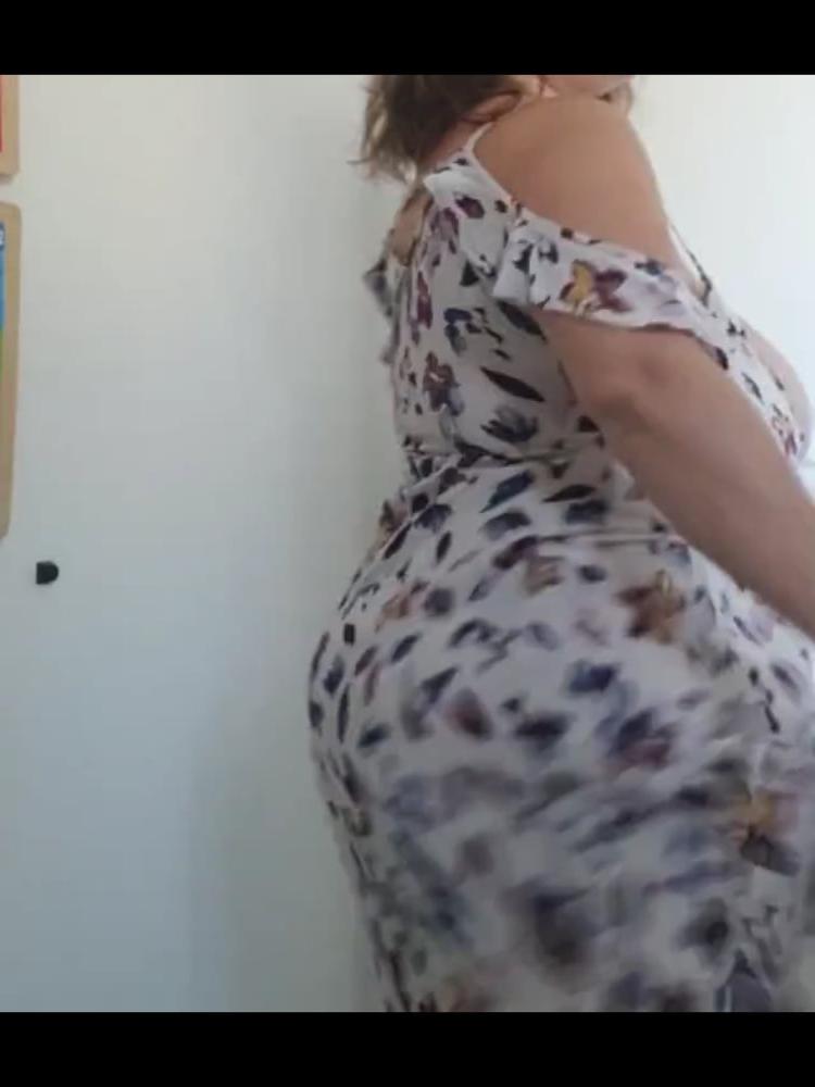 17P Bbw wife hairy pussy strip for you