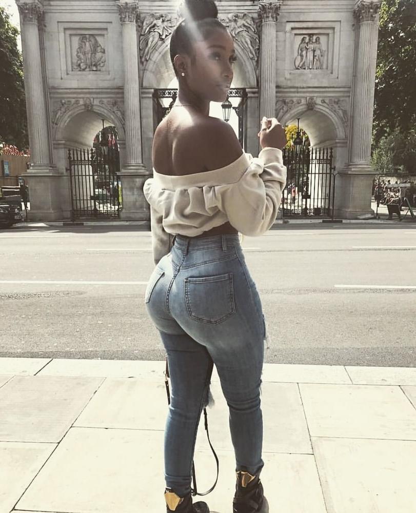 15P Hot asses in jeans 1