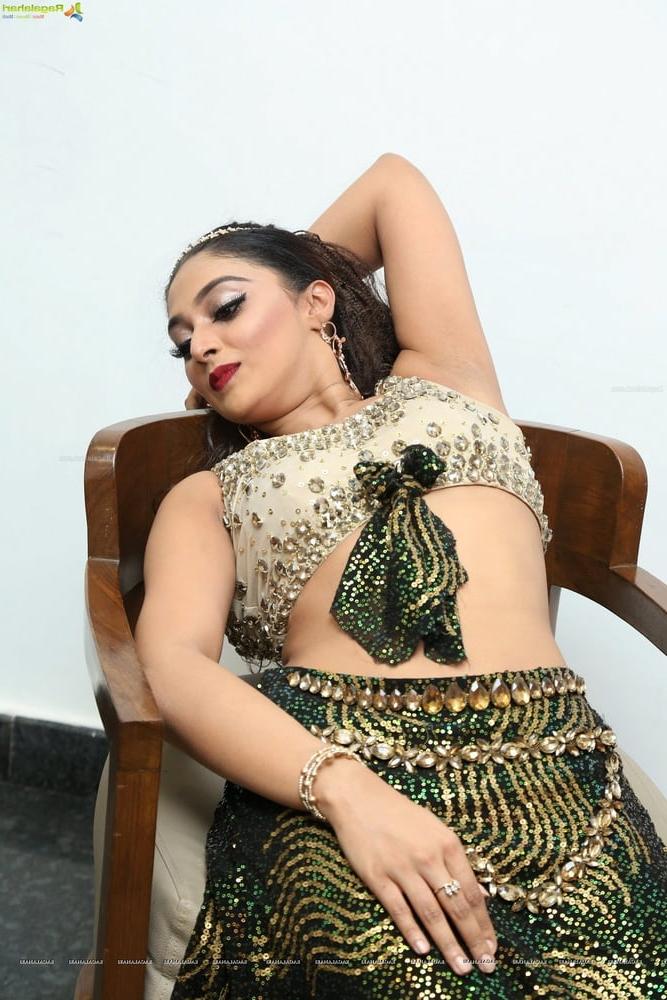 25P Delicious Desi Armpit