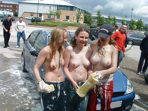 25P GIRLS TOGETHER: TEENS GET THEIR TITS OUT