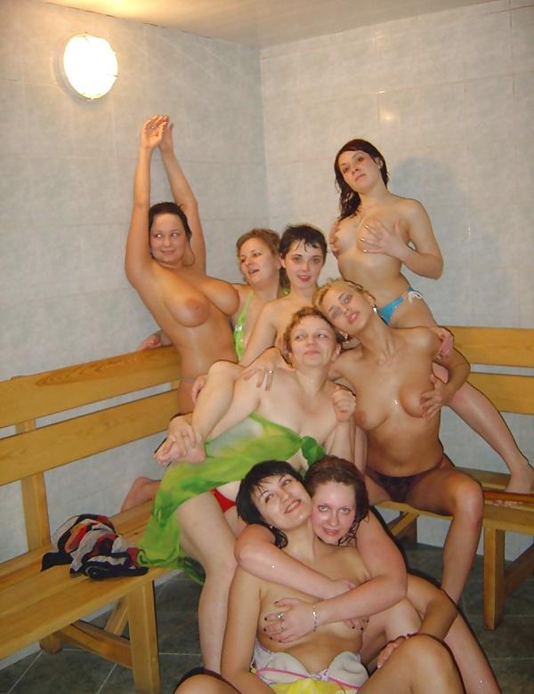 25P GIRLS TOGETHER: TEENS GET THEIR TITS OUT