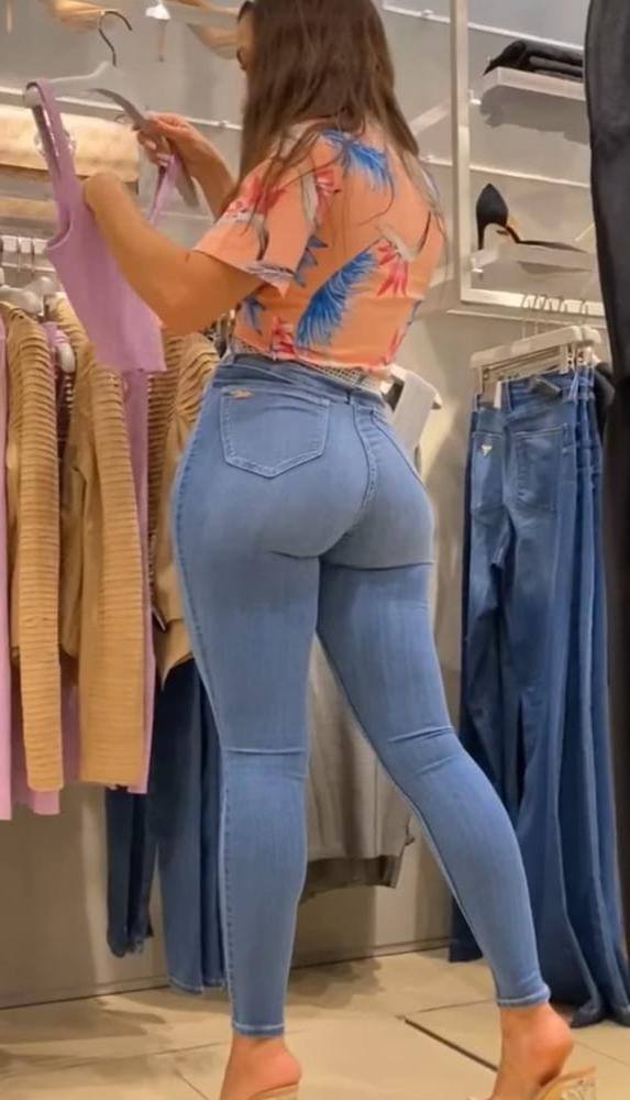 15P Great Ass in Jeans