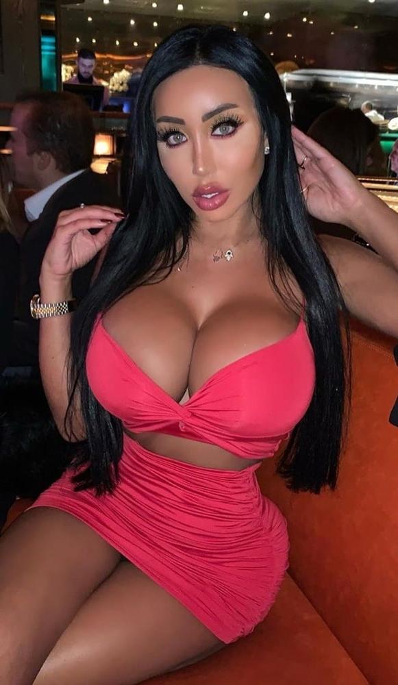 25P big boobed bimbo's